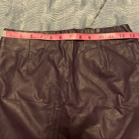 Forever 21 Plum Purple Mini Skirt Women's Size Small 100% Polyurethane & Lined - Picture 10 of 11
